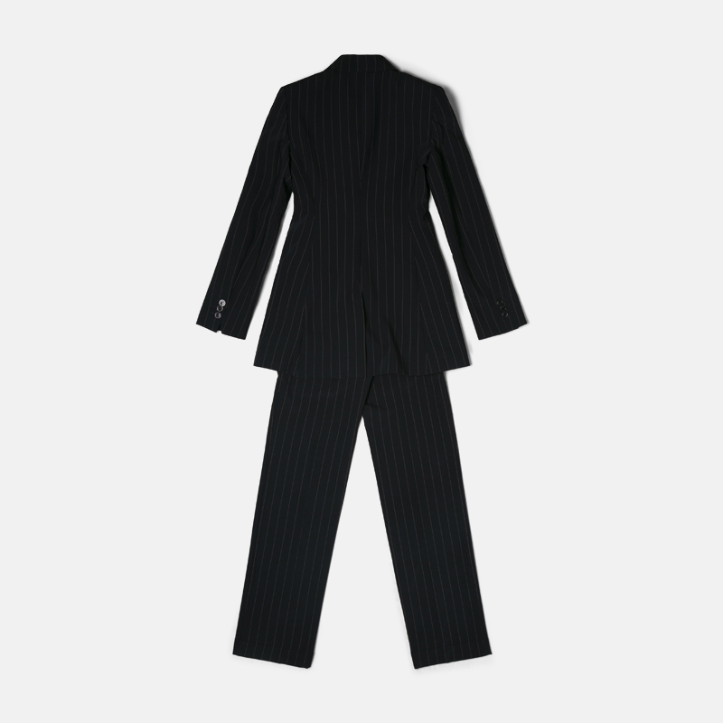 Superfleamarket_Toni_Garrn_clothes_Alberta-Ferretti_suit_twopiece_blazer_pants_pinstripe_blue_shop(2)