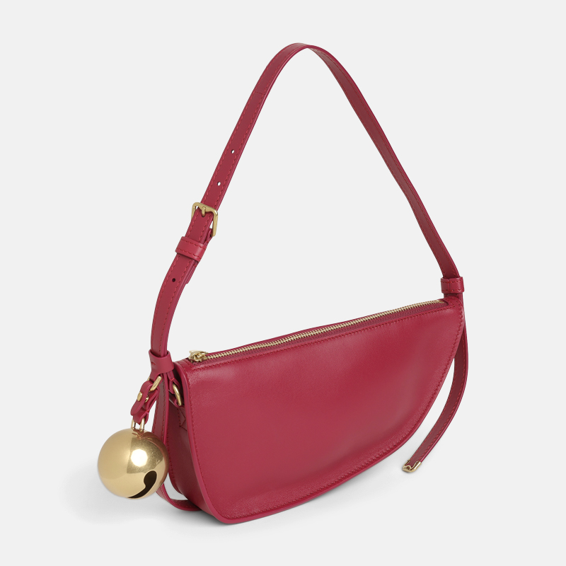 Superfleamarket_Toni_Garrn_bag_Burberry_shield_small_ripple_Bordeaux_gold_ball_dangle_shop(1)